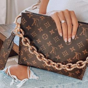 LOUIS VUITTON MONOGRAM TOILETRY POUCHES HANDBAGS 26CM