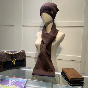 Louis Vuitton Beanie and Scarf Set In Brown