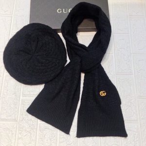 Gucci Beanie & Scarf Set In Black